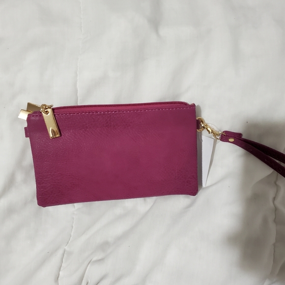 BRAND NEW tri compartmental wristlet/ crossbody - Picture 7 of 7